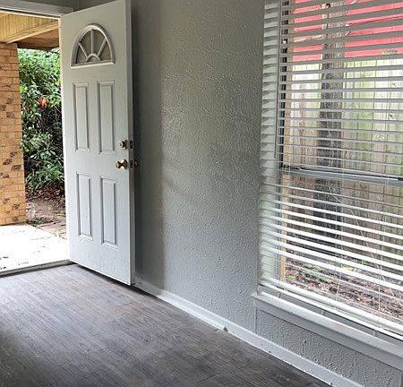 2nd image of 3301 Elder Ct #2B-2Ba-800Sqft