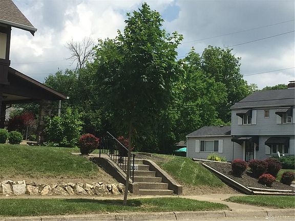 5th image of 1301 Amherst Pl