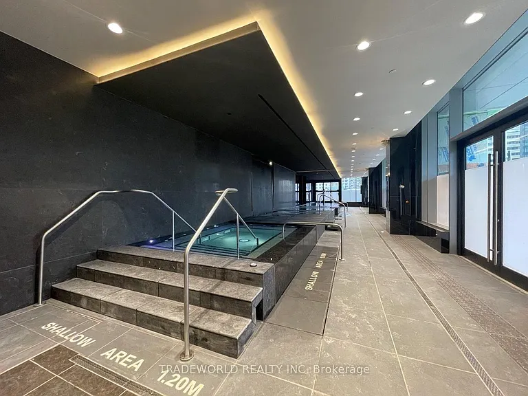 11 Yorkville Ave #5302 — Photo 44