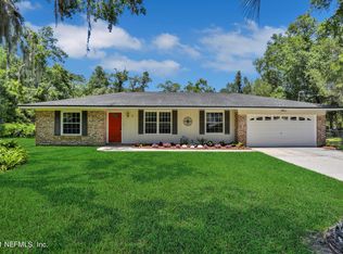 141 Hollywood Forest Dr, Fleming Island, FL 32003