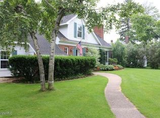 510 River St, Spring Lake, MI 49456