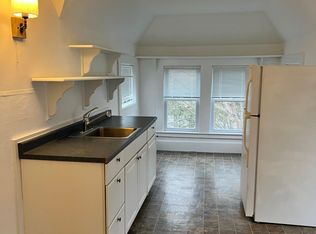 2 Cleveland St #3, Woburn, MA 01801