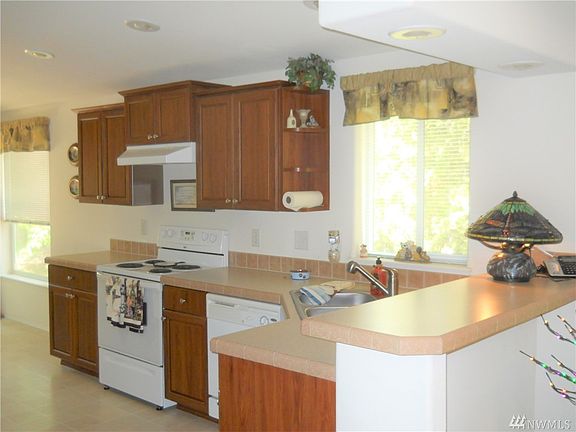 5th image of 8115 192nd Street Ct E