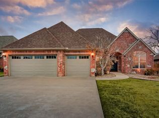 1707 W Cunningham Ave, Rogers, AR 72758