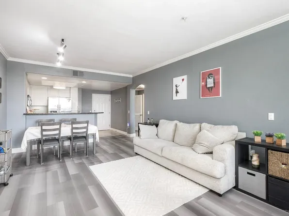 9253 Regents Rd #A305, La Jolla, CA 92037