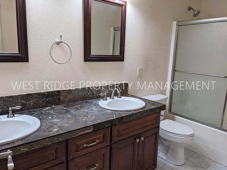 1828 SE Main St — Photo 13