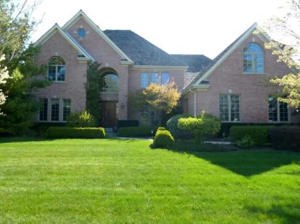 424 Farrington Dr, Lincolnshire, IL 60069