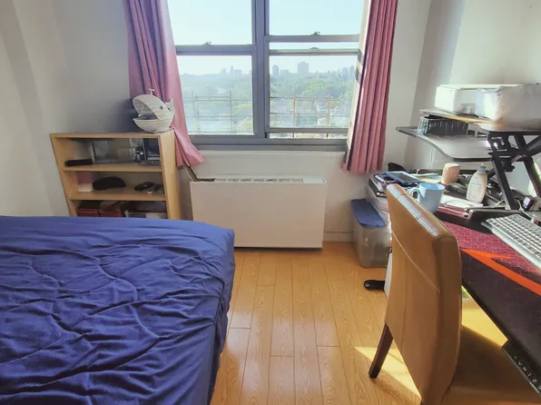 61-20 Grand Central Parkway image 15 of 22