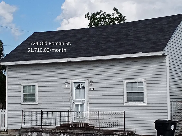 1724 Old Roman St — Photo 1