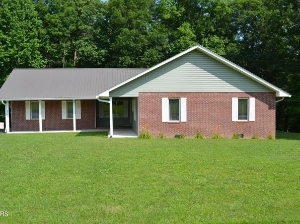 2759 Deer Lodge Hwy, Deer Lodge, TN 37726