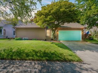 220 Cloverland Dr, Lansing, MI 48910