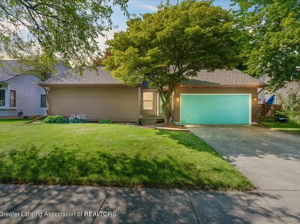 220 Cloverland Dr, Lansing, MI 48910