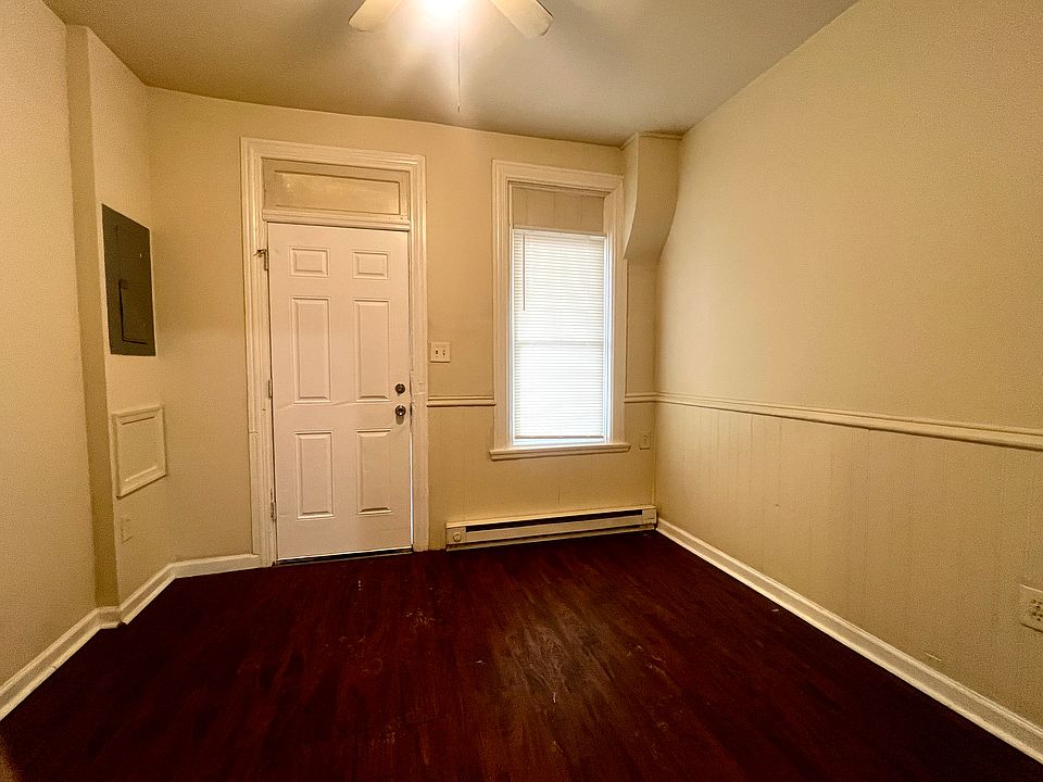 1st image of 633 Emerald St #1