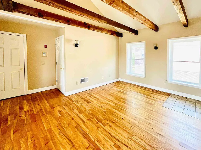 46 King Street — Photo 17