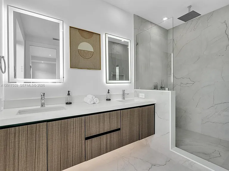 4640 SW 32nd Ave #D1 — Photo 45