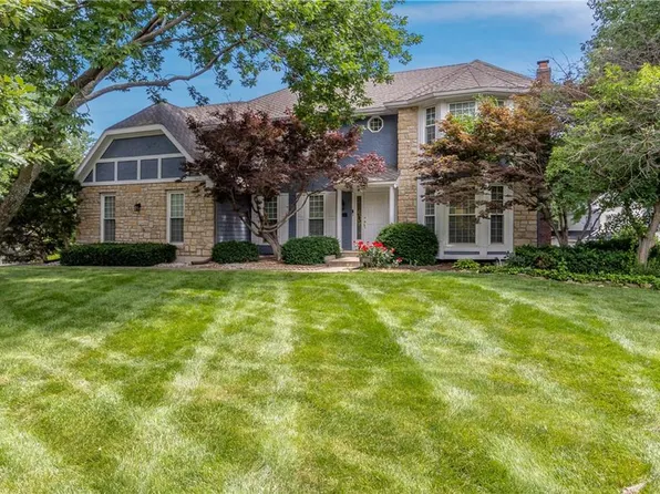 3688 W 127th Pl, Leawood, KS 66209