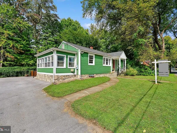 8810 Hawkins Ln, Chevy Chase, MD 20815
