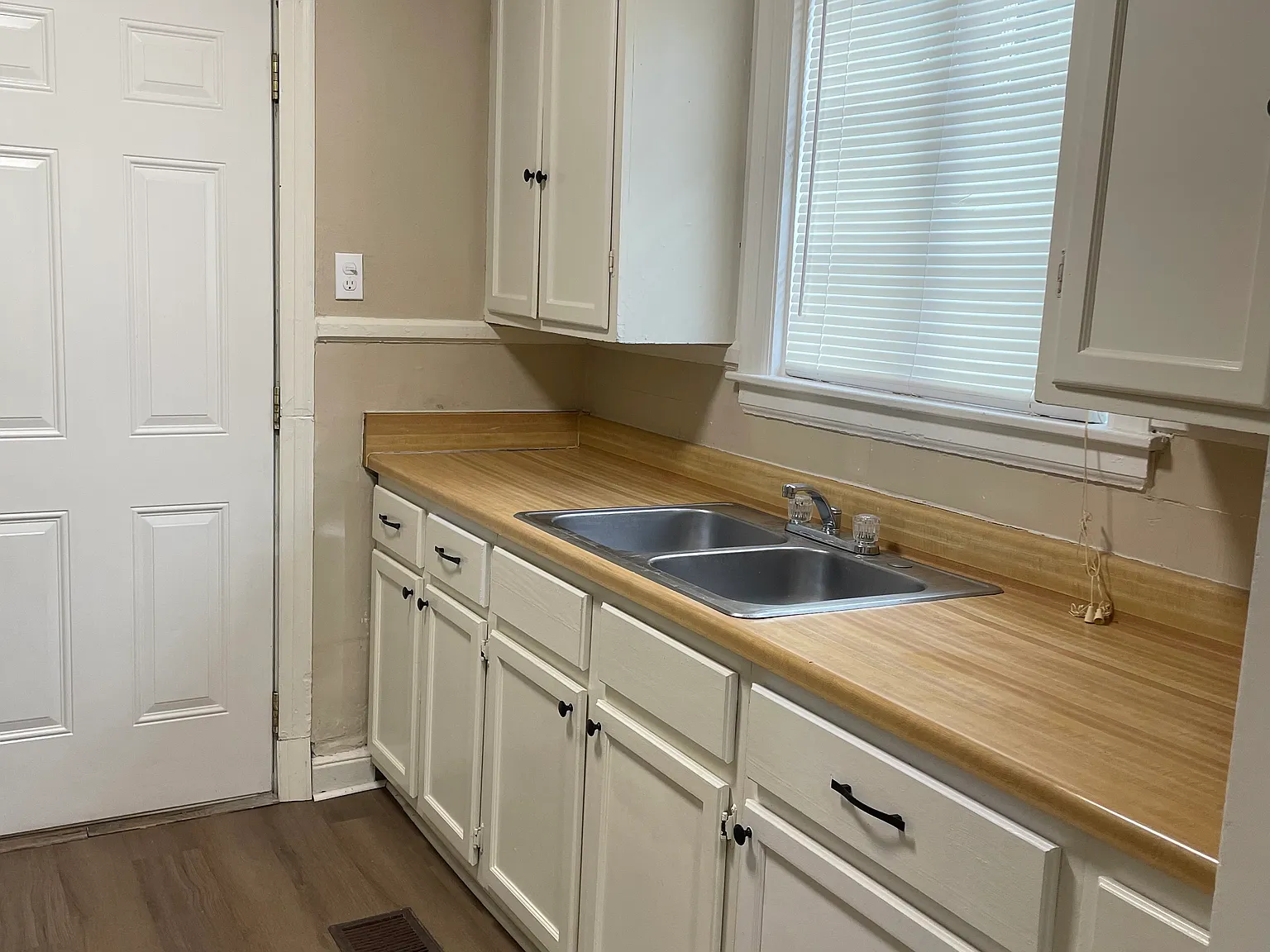 2 bed, 968 sqft, $1,250 — Photo 3