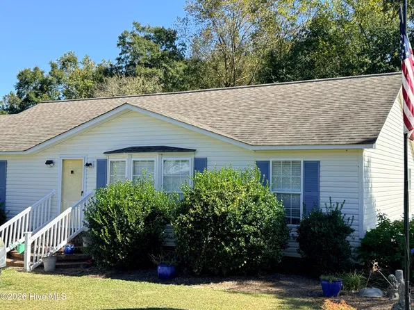 106 Oak Hill Court, Magnolia, NC 28453