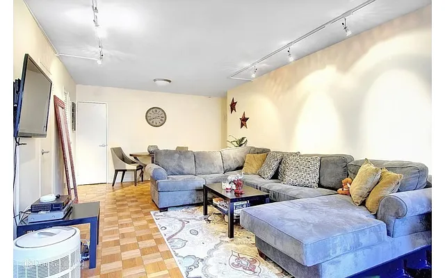 Rented by Douglas Elliman | media 15