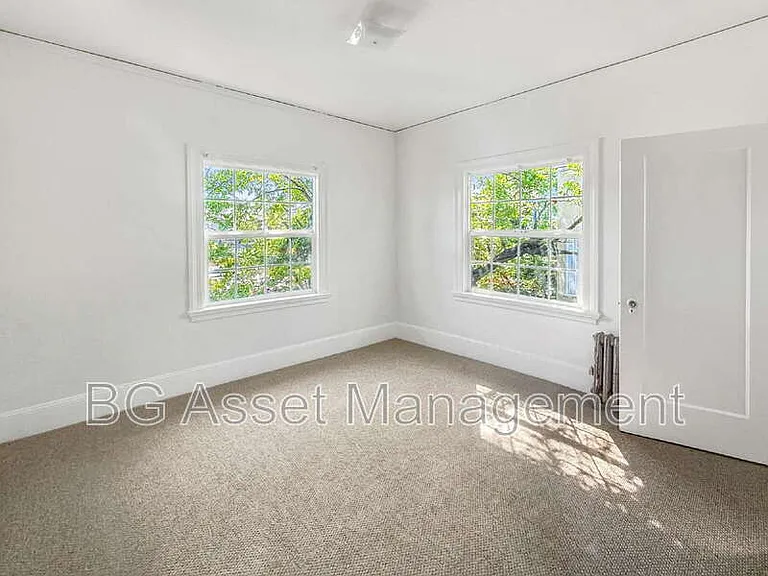 1000 E 33rd St #301 — Photo 3
