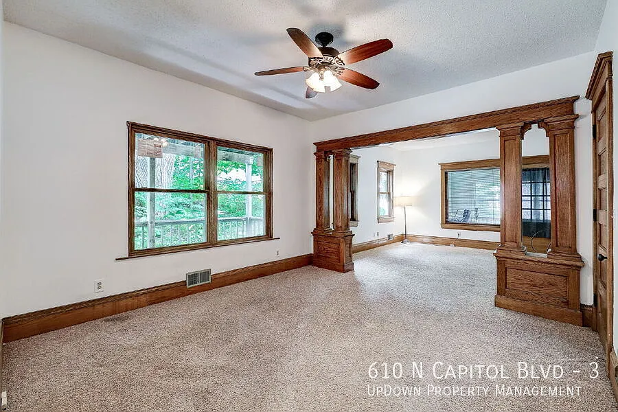 "Charming 3-Bed Sanctuary with Hardwood Elegance in Heart of Saint Paul - 1600 sq ft!" — Photo 2