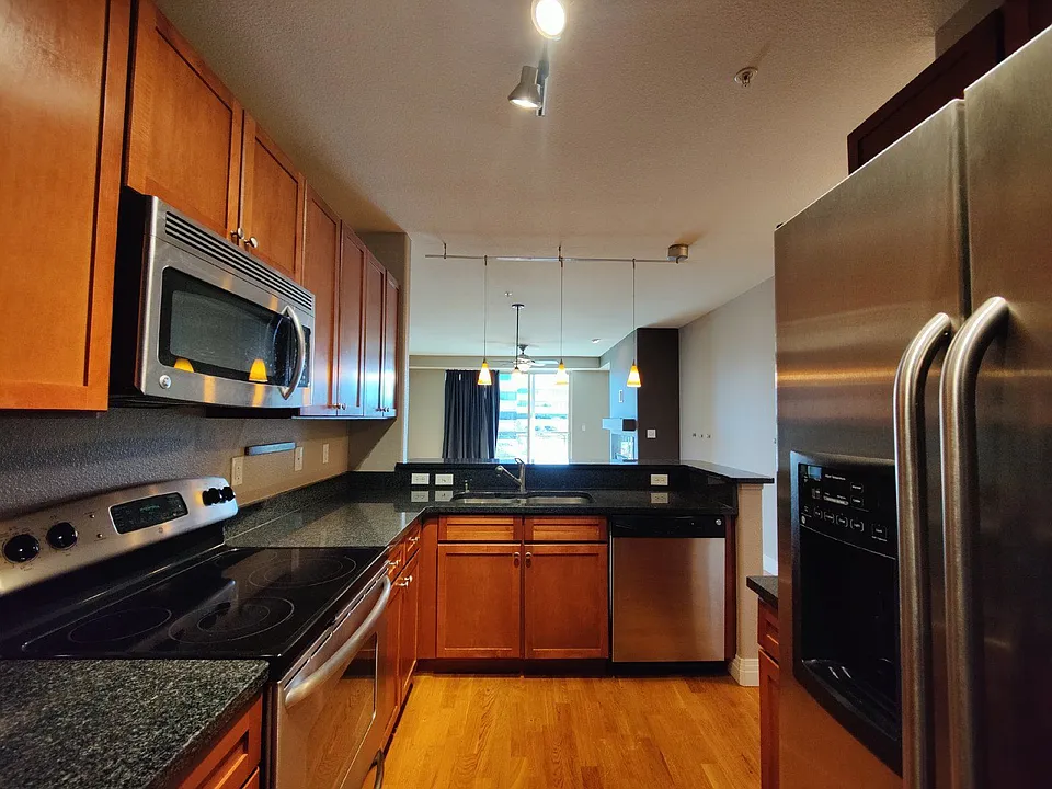 9019 E Panorama Cir #D-404