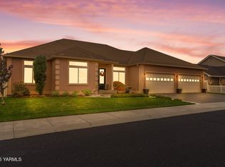 8702 Westbrook Ave, Yakima, WA 98908