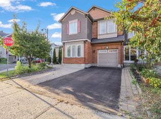 400 Meadowhawk Cres, Ottawa, ON K2J 5W7