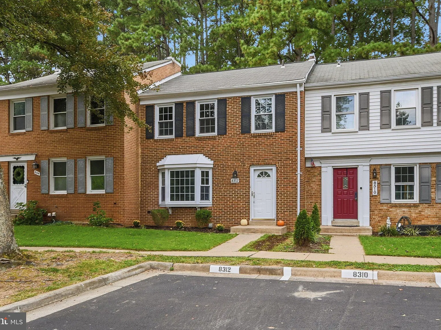 3 bed, 4.5 bath, 1808 sqft, $3,100 — Photo 3