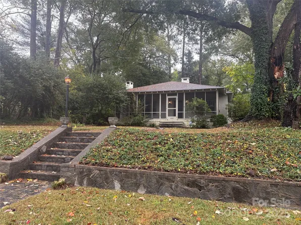1006 S Belvedere Ave, Gastonia, NC 28054