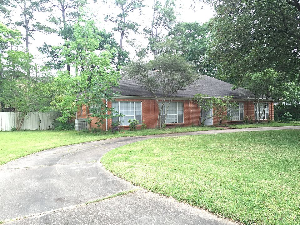 1st image of 330 Chapel Belle Ln