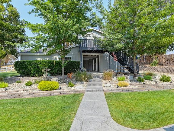2nd image of 8921 Eden Oaks Ave