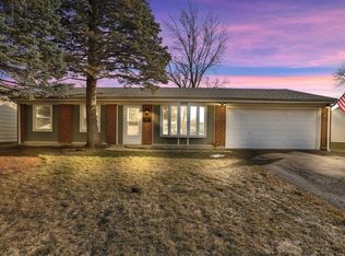 964 Hastings Ln, Hanover Park, IL