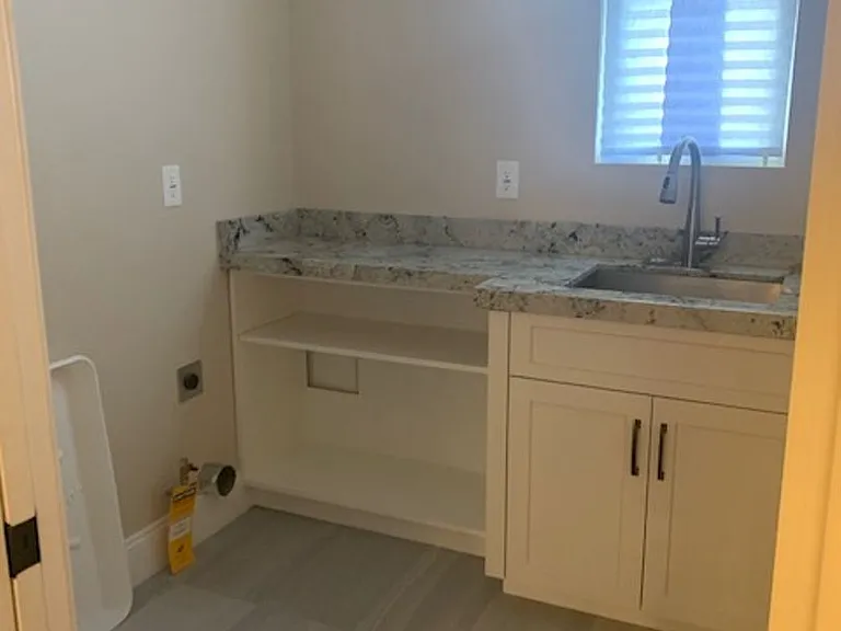 183 Evergreen Ave — Photo 7