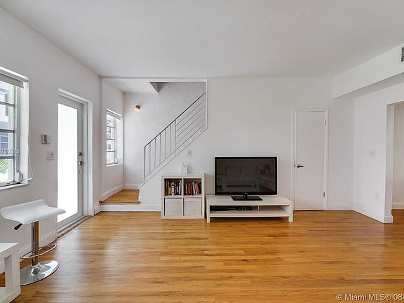 5th image of 1525 Pennsylvania Ave APT 2
