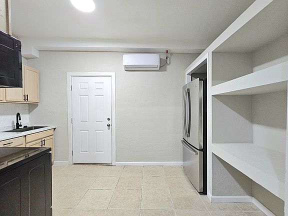 2nd image of 103 E Ash Ave #4