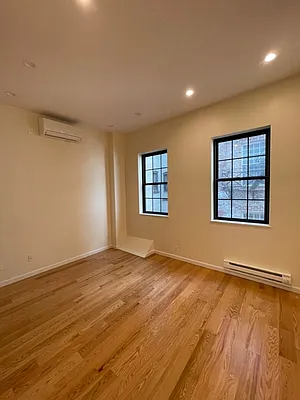 Rented by Bond New York | media 44