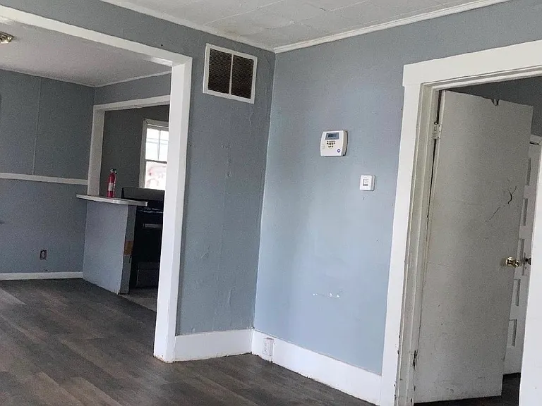 1751 E Johns Ave — Photo 3