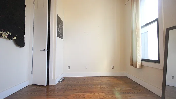 Rented by Nooklyn NYC LLC | media 12