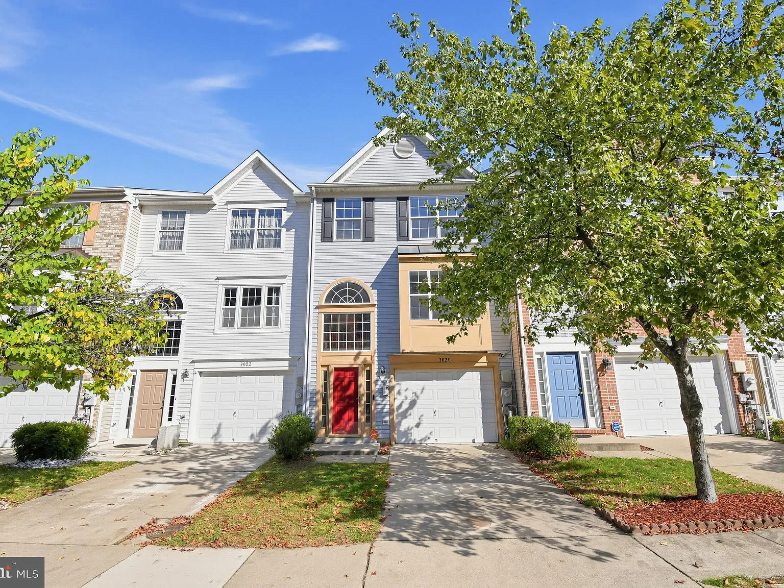3 bed, 3.5 bath, 2036 sqft, $3,000 — Photo 1