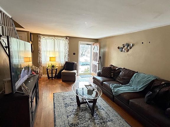 2nd image of 2355 Bond Ave