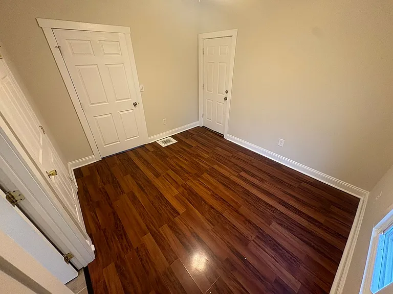 2315 Hood Ave — Photo 6
