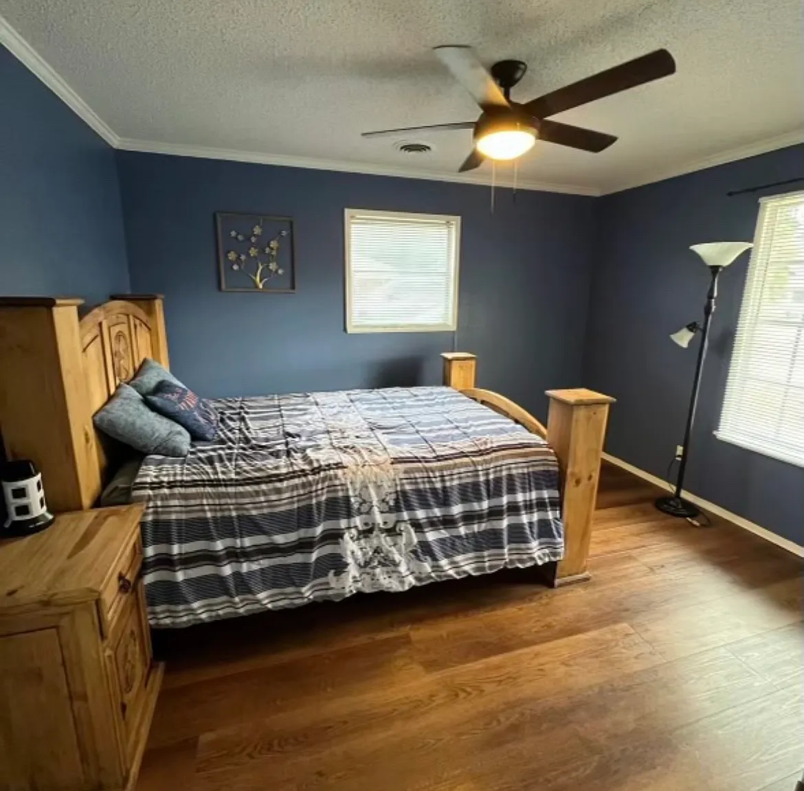 3 bed, 2305 sqft, $3,300 — Photo 3