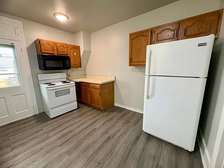 627 N Hartley Street — Photo 8