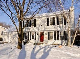 1242 S 11th St, St Charles, IL 60174