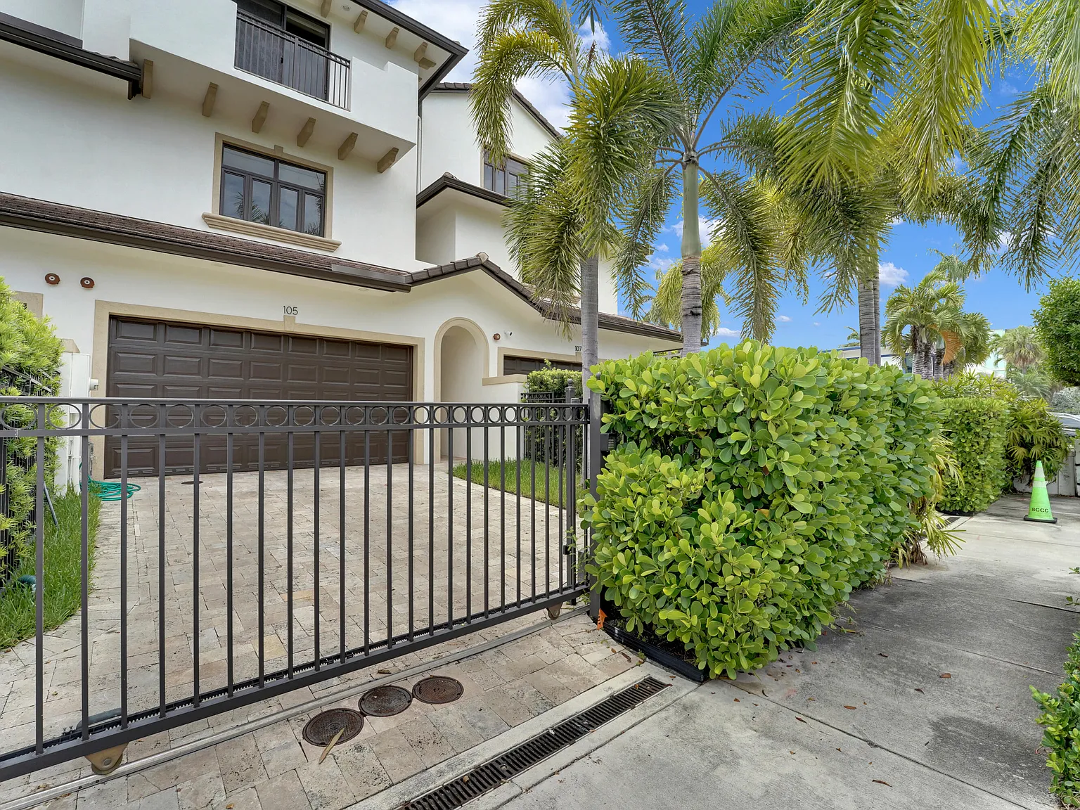4 bed, 4.5 bath, 3303 sqft, $12,000 — Photo 1