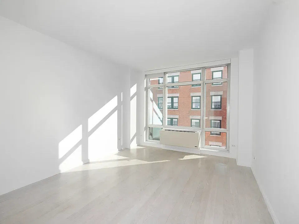55 Thompson St #604