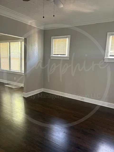 3 bed, 1.0 bath, $1,250 — Photo 2