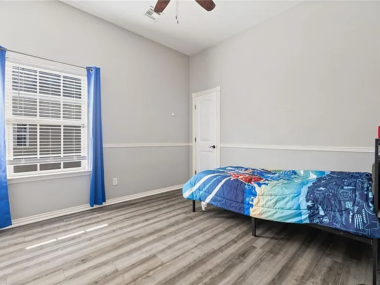 1406 N Latisha Ln — Photo 35
